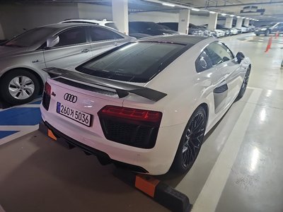 AUDI R8 - 7