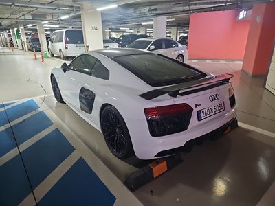 AUDI R8 - 6
