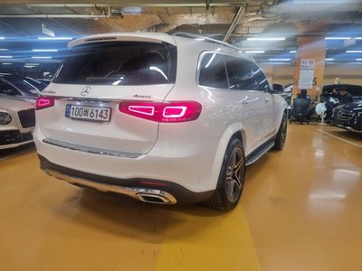 MERCEDES-BENZ GLS - 2