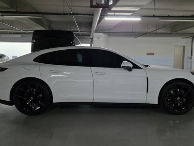 PORSCHE PANAMERA - 8