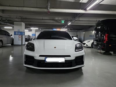 PORSCHE PANAMERA - 4