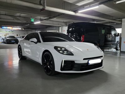 PORSCHE PANAMERA - 1