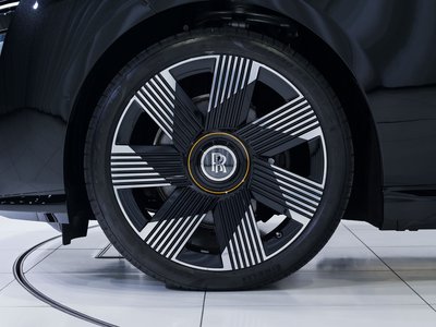 ROLLS-ROYCE SPECTRE - 7