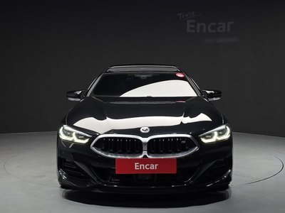 2022 BMW 8 SERIES photo 2