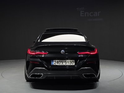 2022 BMW 8 SERIES photo 3