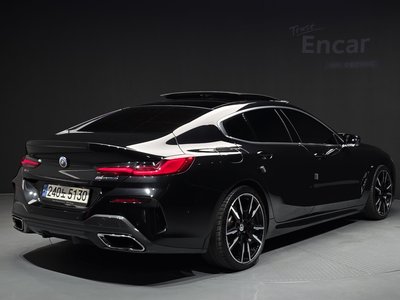 2022 BMW 8 SERIES photo 4