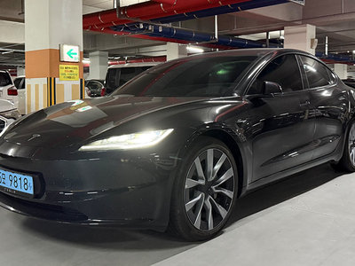 TESLA MODEL 3 - 5