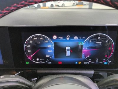 MERCEDES-BENZ GLA - 6