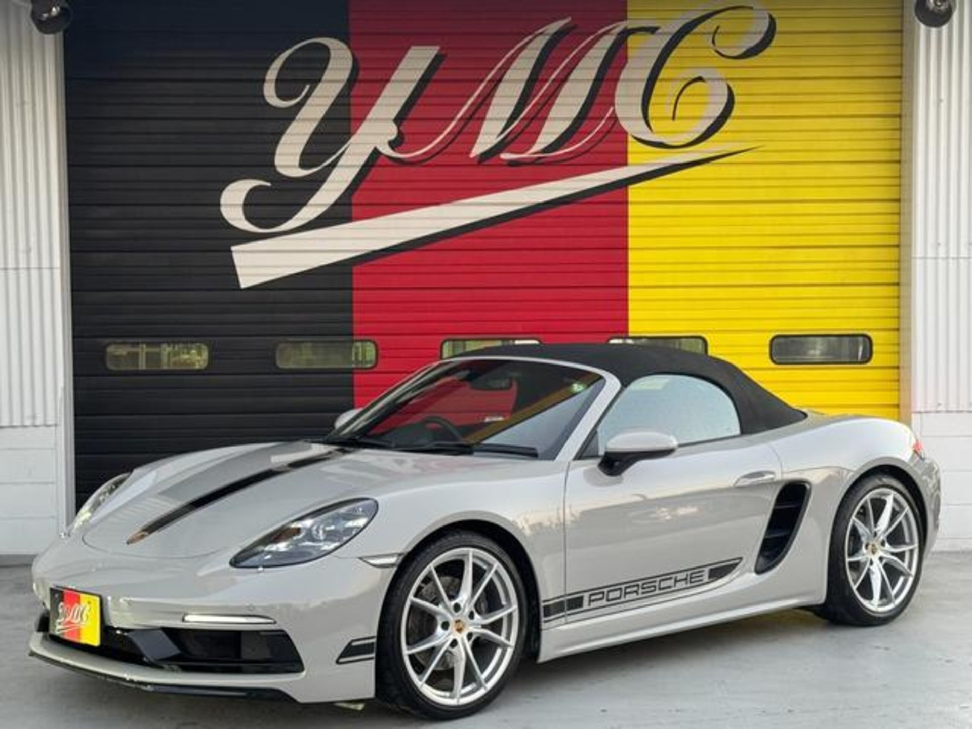 PORSCHE 718 BOXSTER - View 1