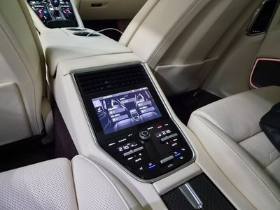 2018 Porsche PANAMERA 缩略图 12
