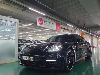2018 Porsche PANAMERA 照片 2
