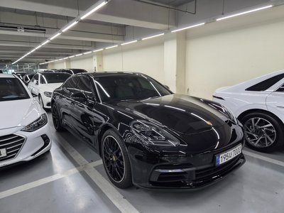 2018 Porsche PANAMERA 照片 3