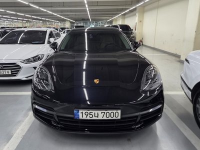 2018 Porsche PANAMERA 照片 1