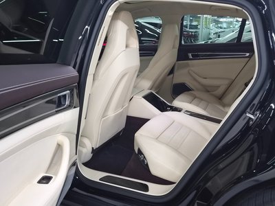 2018 Porsche PANAMERA 照片 8