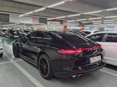 2018 Porsche PANAMERA 照片 5