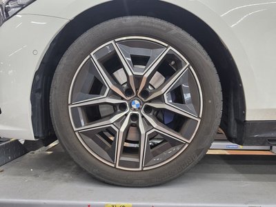 BMW 5 SERIES - 6
