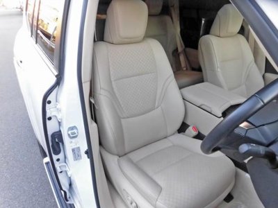 TOYOTA LAND CRUISER 300 - 9