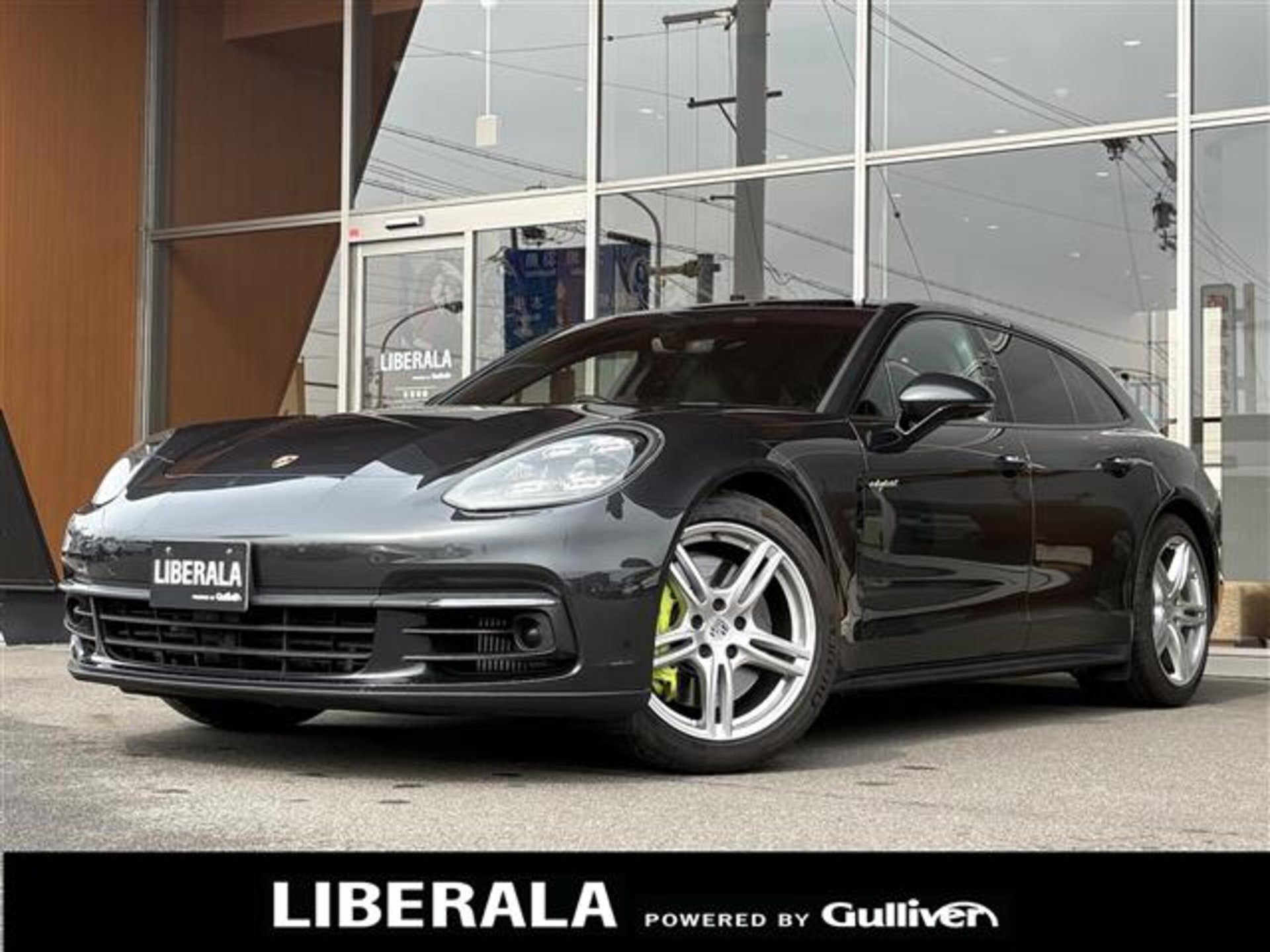 PORSCHE PANAMERA - View 1