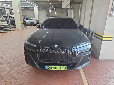 BMW I7 - 1