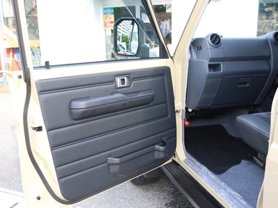 2025 Toyota LAND CRUISER 70 缩略图 40