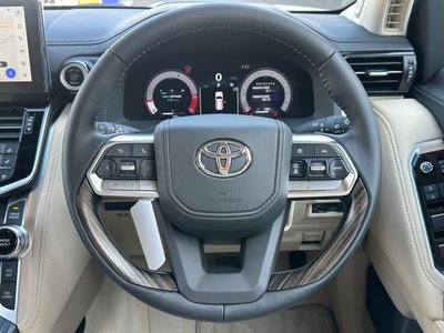 TOYOTA LAND CRUISER 300 - 5