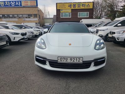 PORSCHE PANAMERA
