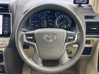 TOYOTA LAND CRUISER PRADO - 8