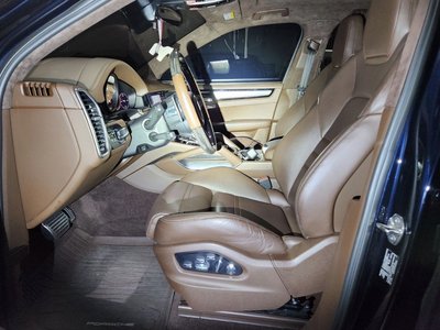 صورة 9 لـ 2020 Porsche CAYENNE