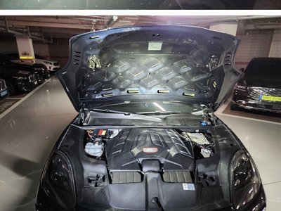 2020 Porsche CAYENNE thumbnail 16
