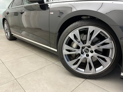 AUDI A8 - 10