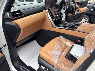 2026 Lexus LX — миниатюра 18