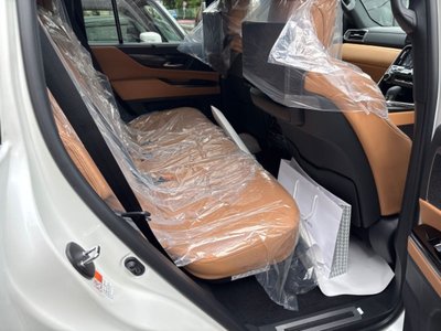 2026 Lexus LX — миниатюра 13