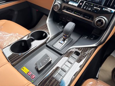 2026 Lexus LX — миниатюра 23