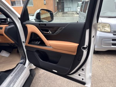 2026 Lexus LX — миниатюра 11