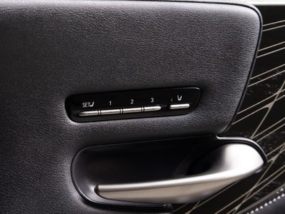 صورة مصغرة 43 لـ 2021 Lexus LS