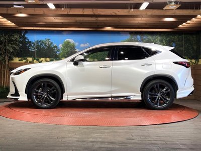صورة مصغرة 31 لـ 2022 Lexus NX