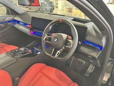 2025 BMW M5 photo 2