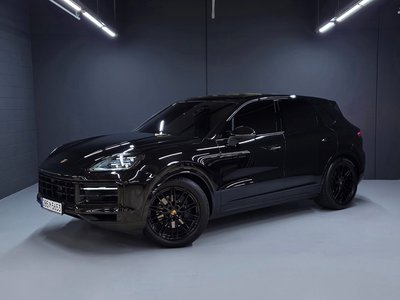 PORSCHE CAYENNE - 1