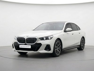 BMW 5 SERIES - 1