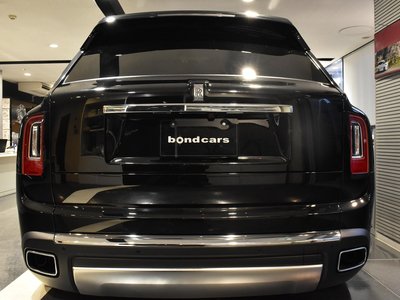 ROLLS-ROYCE CULLINAN - 10