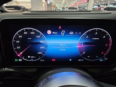 صورة 8 لـ 2023 Mercedes-BENZ GLC