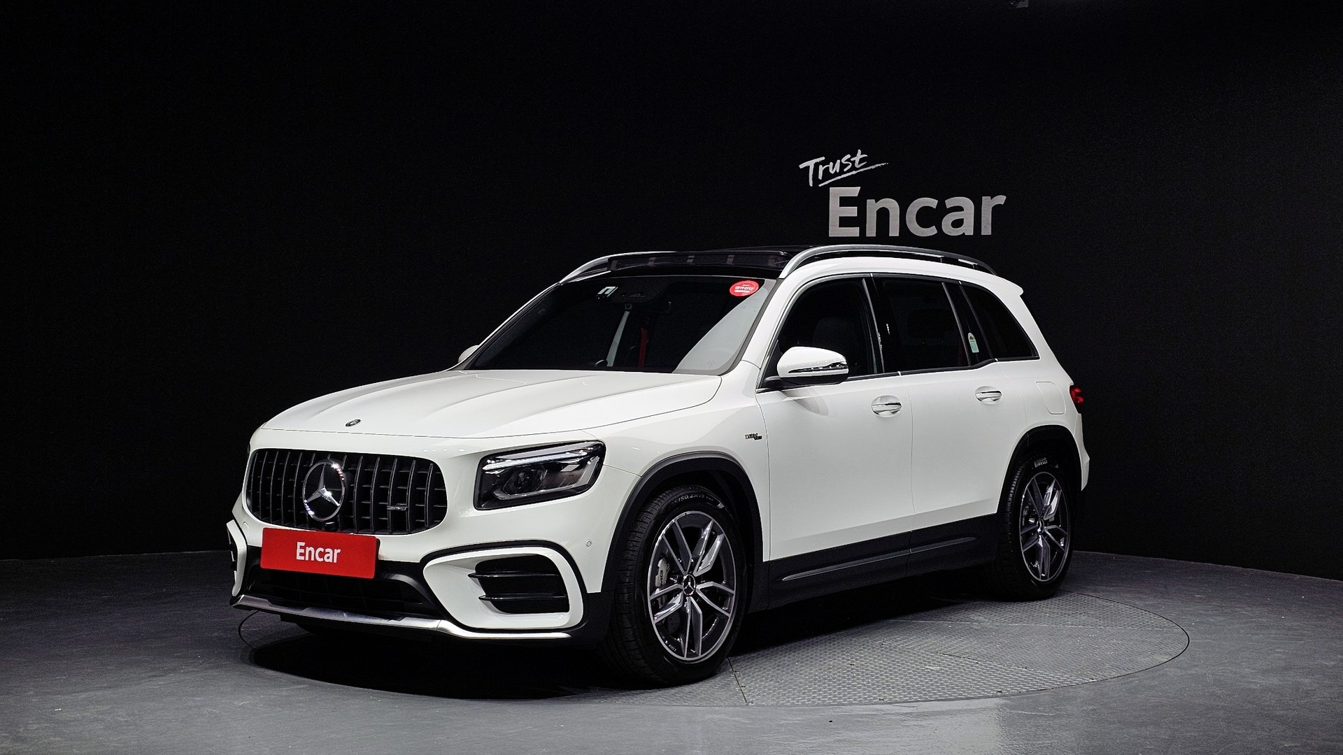 MERCEDES-BENZ GLB - View 1