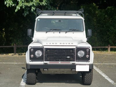 LAND ROVER DEFENDER