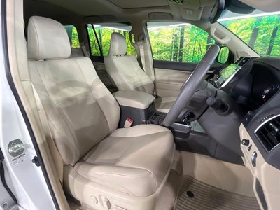 TOYOTA LAND CRUISER PRADO - 8