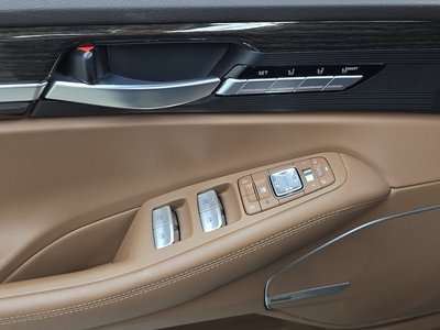 صورة مصغرة 27 لـ 2020 Genesis G90