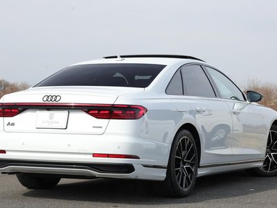 AUDI A8 - 8