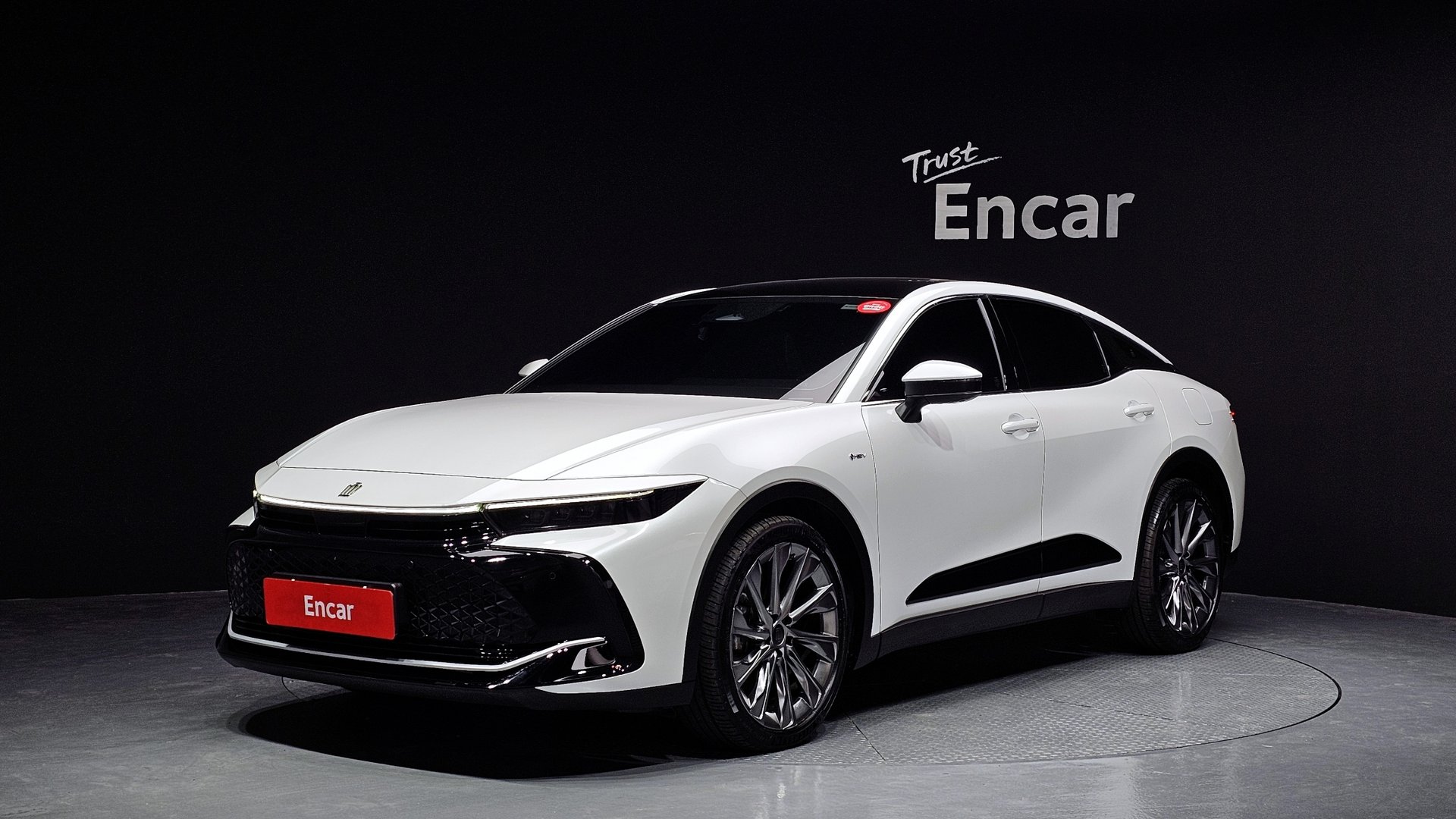 TOYOTA CROWN CROSSOVER - View 1