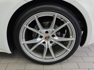 صورة 8 لـ 2019 Porsche 718