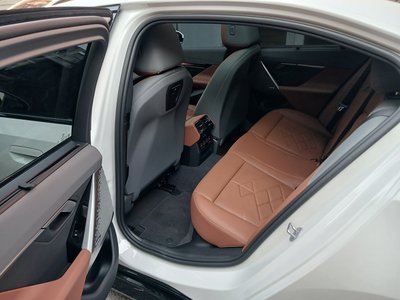 صورة مصغرة 18 لـ 2026 BMW 5 SERIES