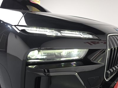 2025 BMW 7 SERIES photo 9